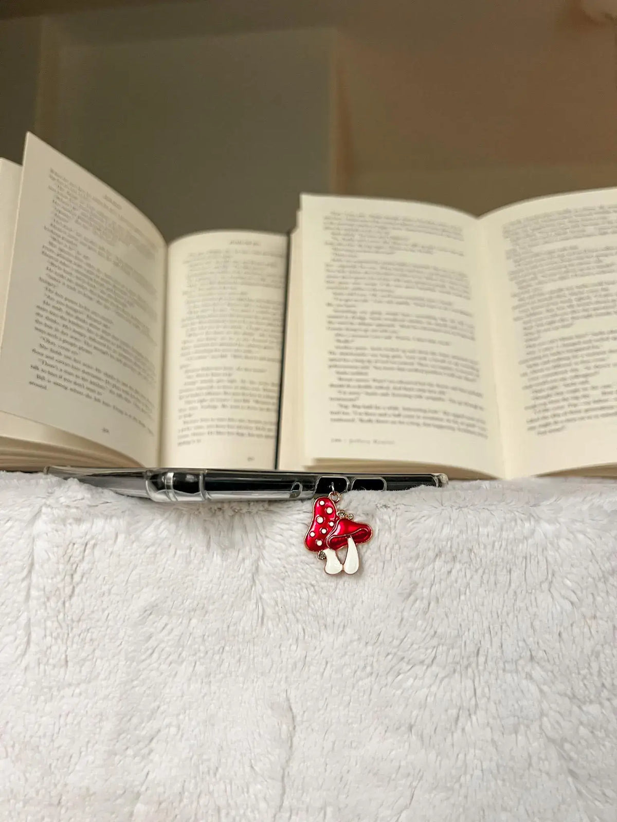 Red Mushrooms Kindle Charm | USB-C Dust Plug