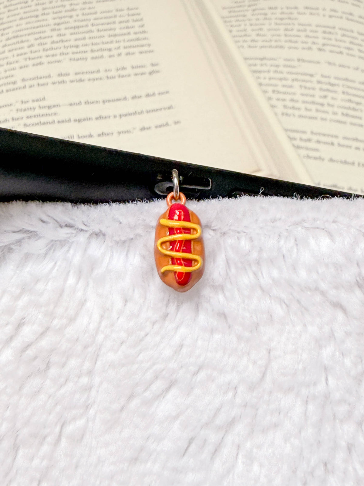 Hot Dog Kindle Charm | USB-C Dust Plug