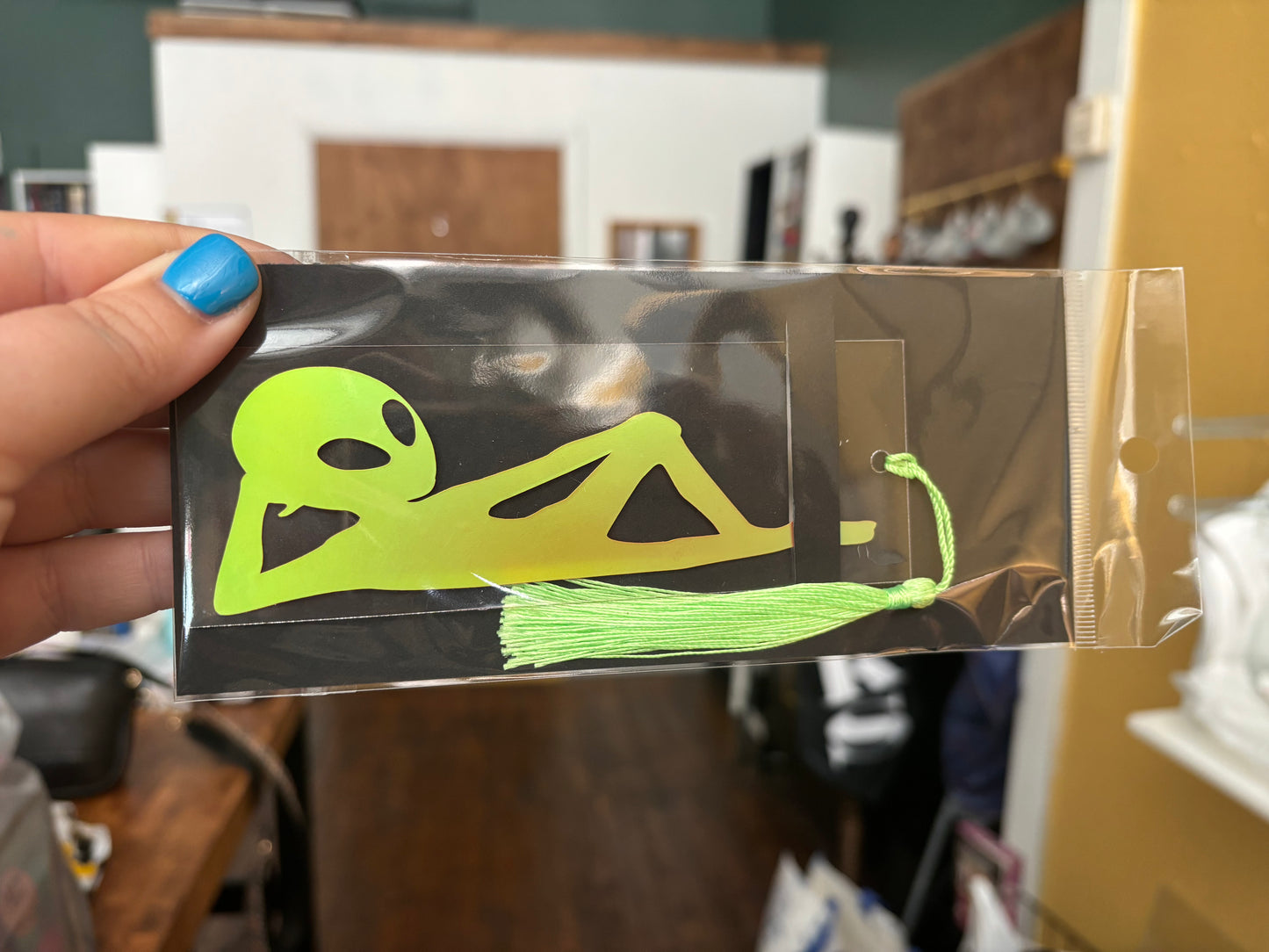 Alien bookmark